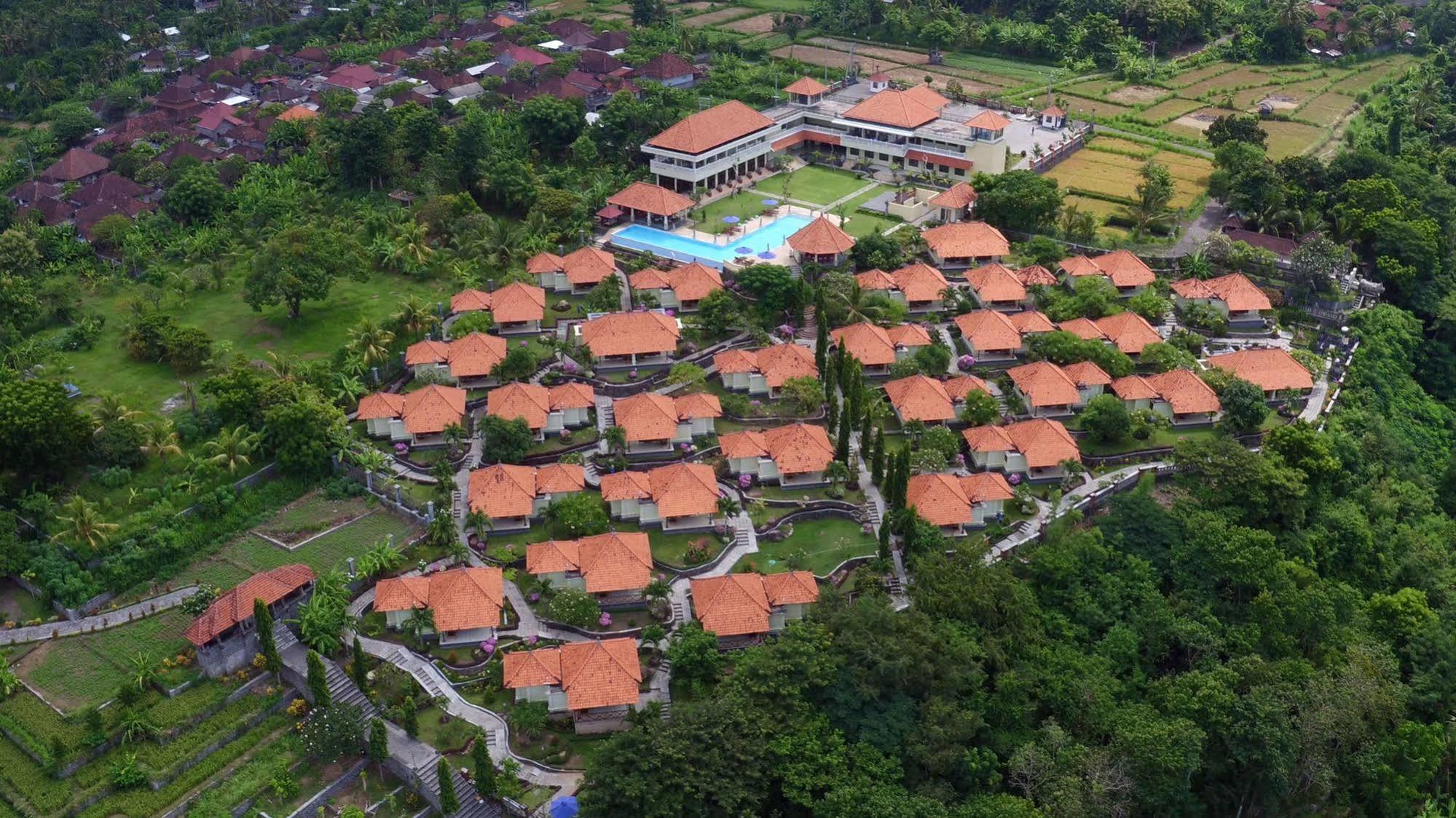 Taman Ujung Resort And Spa Jasri Exterior foto