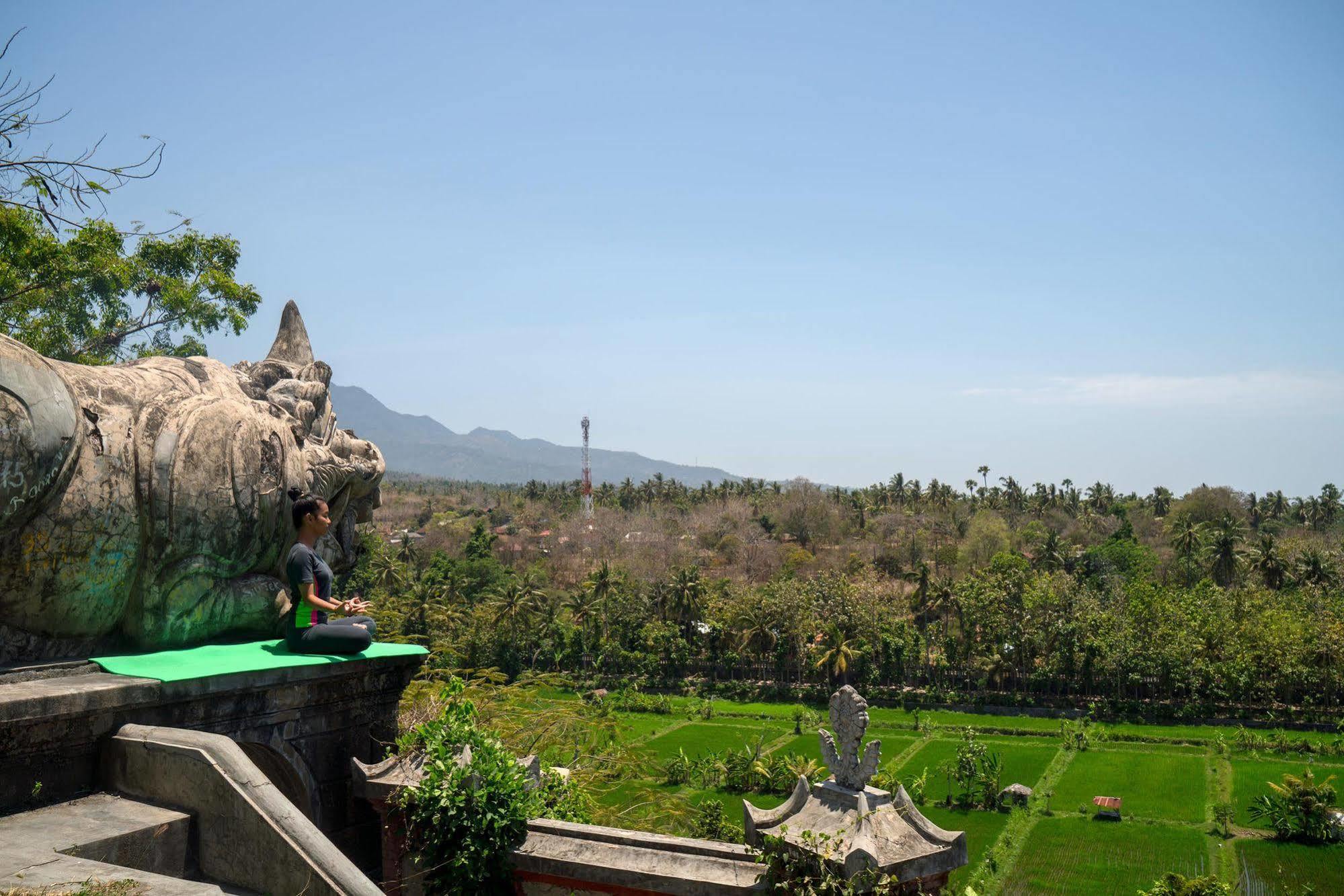 Taman Ujung Resort And Spa Jasri Exterior foto